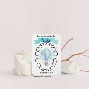 Carte dents de lait Panda dans sa montgolfière